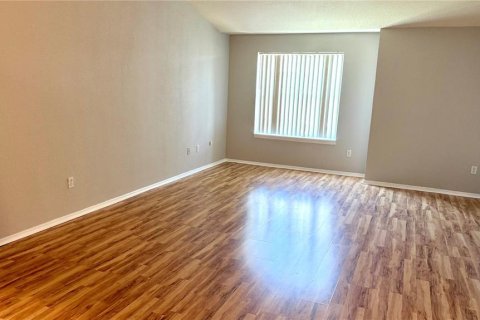 Condominio en alquiler en Tampa, Florida, 2 dormitorios, 117.99 m2 № 1907667 - foto 10