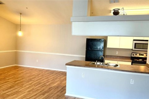 Condominio en alquiler en Tampa, Florida, 2 dormitorios, 117.99 m2 № 1907667 - foto 6