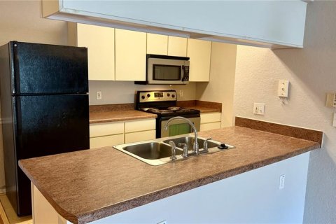 Condominio en alquiler en Tampa, Florida, 2 dormitorios, 117.99 m2 № 1907667 - foto 5