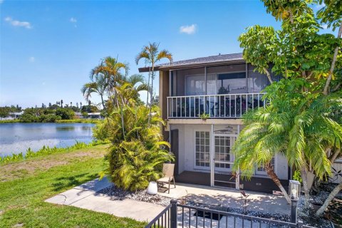 Купить кондоминиум в Сарасота, Флорида 6 комнат, 82.5м2, № 2091591 - фото 26