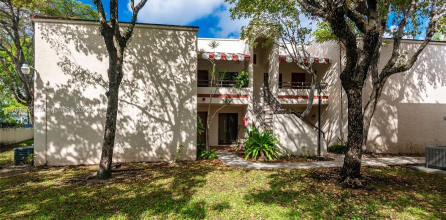 Condo in Miami, Florida, 2 bedrooms № 1714178