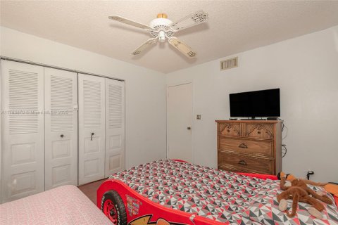 Condo in Miami, Florida, 2 bedrooms  № 1714178 - photo 17