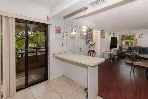 Condo in Miami, Florida, 2 bedrooms  № 1714178 - photo 14