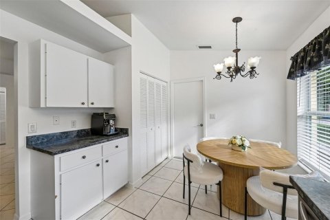Villa ou maison à vendre à Sarasota, Floride: 3 chambres, 125.42 m2 № 2399428 - photo 18
