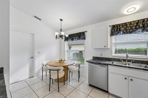 Villa ou maison à vendre à Sarasota, Floride: 3 chambres, 125.42 m2 № 2399428 - photo 17