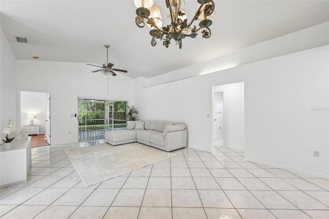 Villa ou maison à vendre à Sarasota, Floride: 3 chambres, 125.42 m2 № 2399428 - photo 13
