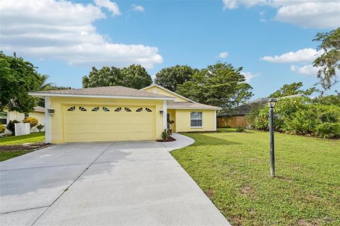 Villa ou maison à vendre à Sarasota, Floride: 3 chambres, 125.42 m2 № 2399428 - photo 2