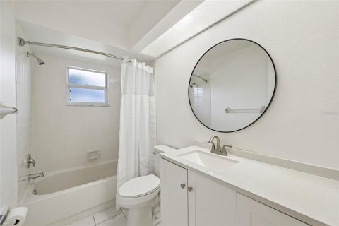 Villa ou maison à vendre à Sarasota, Floride: 3 chambres, 125.42 m2 № 2399428 - photo 24