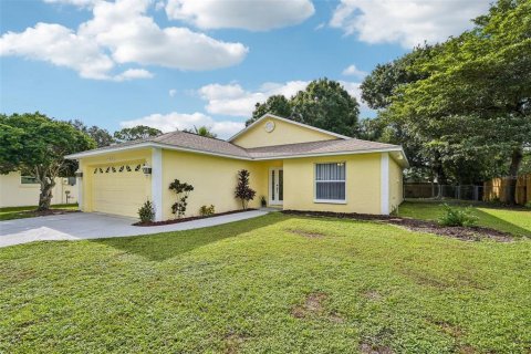 Villa ou maison à vendre à Sarasota, Floride: 3 chambres, 125.42 m2 № 2399428 - photo 4