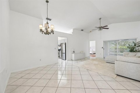 Villa ou maison à vendre à Sarasota, Floride: 3 chambres, 125.42 m2 № 2399428 - photo 14