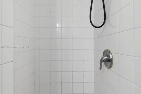 House in Coral Springs, Florida 2 bedrooms, 111.48 sq.m. № 1973996 - photo 22