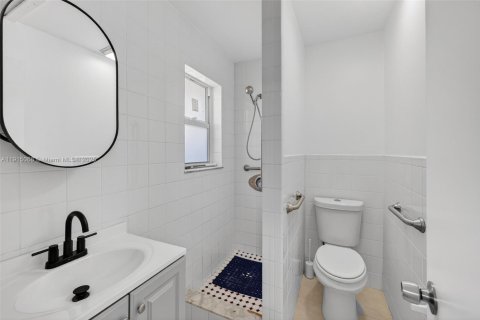 House in Coral Springs, Florida 2 bedrooms, 111.48 sq.m. № 1973996 - photo 17