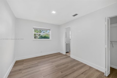 House in Coral Springs, Florida 2 bedrooms, 111.48 sq.m. № 1973996 - photo 14