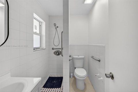 House in Coral Springs, Florida 2 bedrooms, 111.48 sq.m. № 1973996 - photo 16