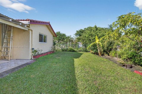 House in Coral Springs, Florida 2 bedrooms, 111.48 sq.m. № 1973996 - photo 26