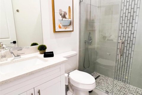 House in Cape Coral, Florida 4 bedrooms № 2013386 - photo 10