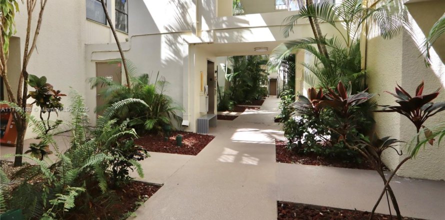 Touwnhouse à Aventura, Floride 2 chambres, 104.98 m2 № 1700278