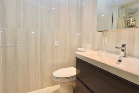 Touwnhouse à vendre à Aventura, Floride: 2 chambres, 104.98 m2 № 1700278 - photo 22