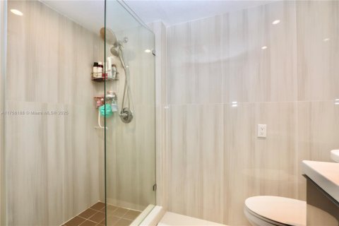 Touwnhouse à vendre à Aventura, Floride: 2 chambres, 104.98 m2 № 1700278 - photo 15