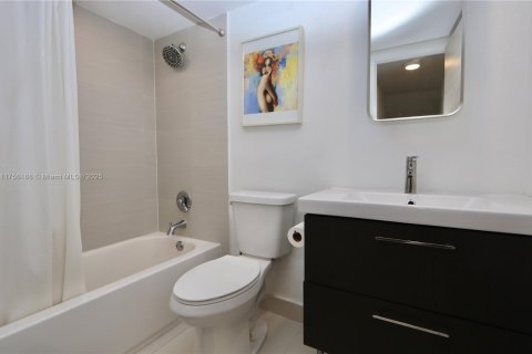 Touwnhouse à vendre à Aventura, Floride: 2 chambres, 104.98 m2 № 1700278 - photo 21