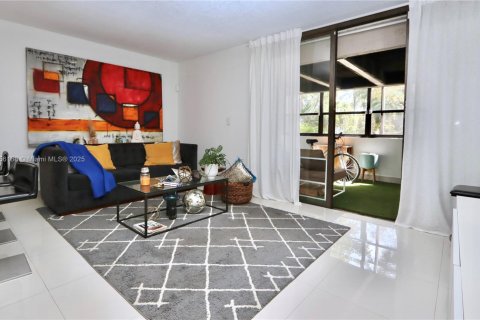 Touwnhouse à vendre à Aventura, Floride: 2 chambres, 104.98 m2 № 1700278 - photo 6