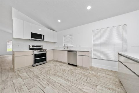 House in Kissimmee, Florida 4 bedrooms, 179.12 sq.m. № 1637534 - photo 20