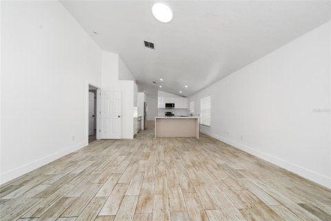 House in Kissimmee, Florida 4 bedrooms, 179.12 sq.m. № 1637534 - photo 22
