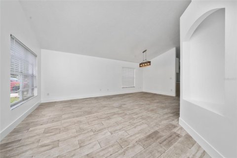House in Kissimmee, Florida 4 bedrooms, 179.12 sq.m. № 1637534 - photo 16