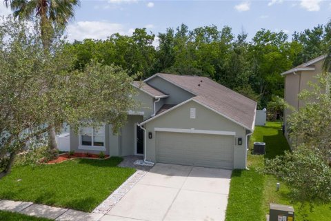 House in Kissimmee, Florida 4 bedrooms, 179.12 sq.m. № 1637534 - photo 1