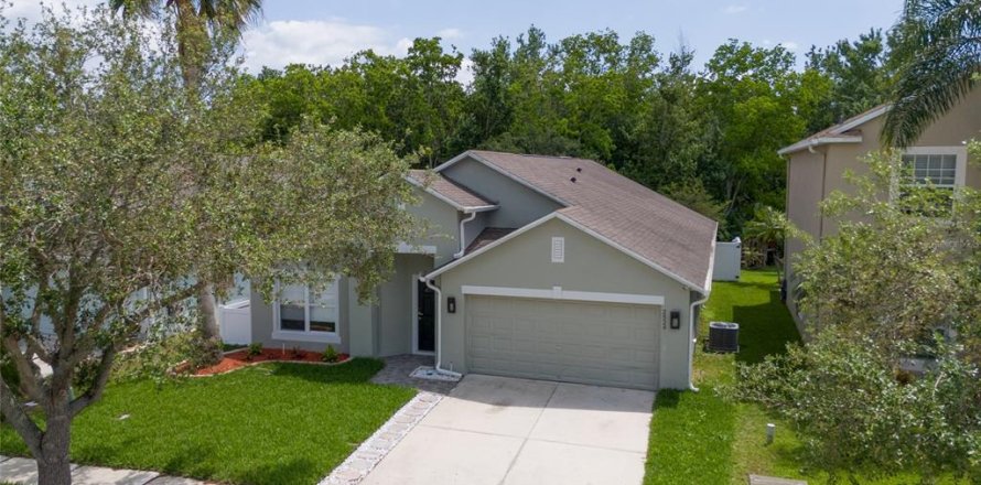 House in Kissimmee, Florida 4 bedrooms, 179.12 sq.m. № 1637534