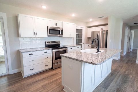 Villa ou maison à vendre à Tampa, Floride: 3 chambres, 137.12 m2 № 2227187 - photo 9