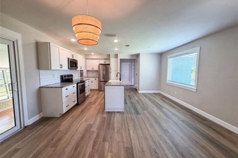 Villa ou maison à vendre à Tampa, Floride: 3 chambres, 137.12 m2 № 2227187 - photo 7