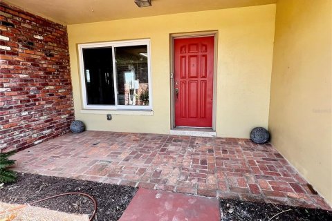 House in Saint Pete Beach, Florida 2 bedrooms, 182.27 sq.m. № 1654502 - photo 5