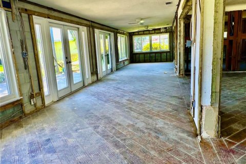 House in Saint Pete Beach, Florida 2 bedrooms, 182.27 sq.m. № 1654502 - photo 15
