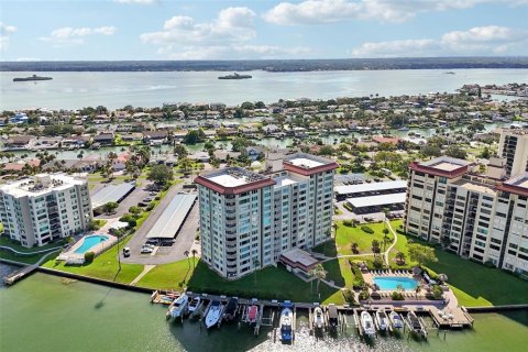 Condominio en venta en Clearwater, Florida, 2 dormitorios, 179.3 m2 № 2347726 - foto 30
