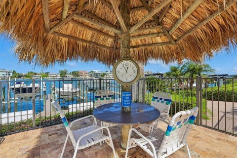 Condominio en venta en Clearwater, Florida, 2 dormitorios, 179.3 m2 № 2347726 - foto 24