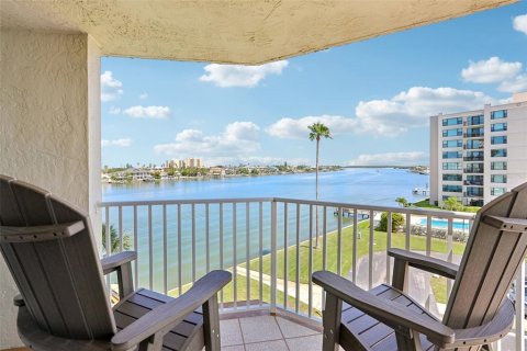 Condominio en venta en Clearwater, Florida, 2 dormitorios, 179.3 m2 № 2347726 - foto 19