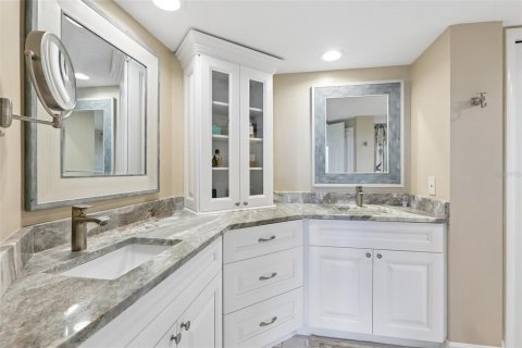 Condominio en venta en Clearwater, Florida, 2 dormitorios, 179.3 m2 № 2347726 - foto 15