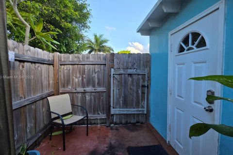 Купить виллу или дом в Помпано-Бич, Флорида 3 спальни, 76.55м2, № 1972839 - фото 13