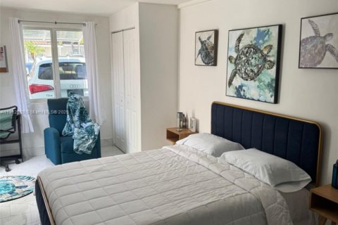 Купить виллу или дом в Помпано-Бич, Флорида 3 спальни, 76.55м2, № 1972839 - фото 9