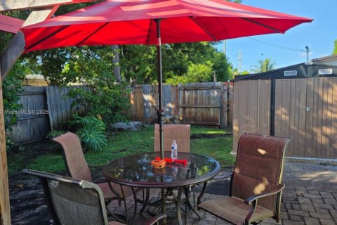 Купить виллу или дом в Помпано-Бич, Флорида 3 спальни, 76.55м2, № 1972839 - фото 16