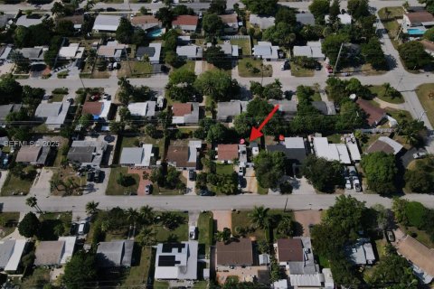 Casa en venta en Pompano Beach, Florida, 3 dormitorios, 76.55 m2 № 1972839 - foto 24