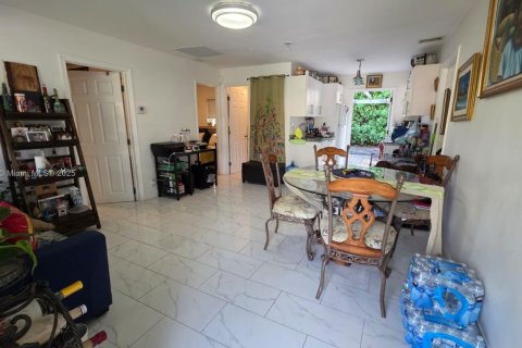 Купить виллу или дом в Помпано-Бич, Флорида 3 спальни, 76.55м2, № 1972839 - фото 11