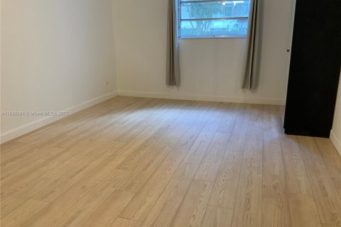 Condominio en alquiler en Miami, Florida, 1 dormitorio, 96.99 m2 № 1932400 - foto 12