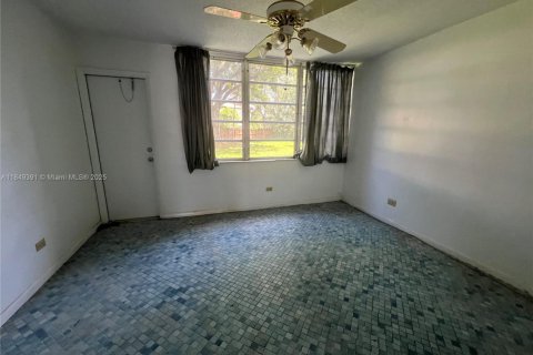 Condominio en alquiler en Miami, Florida, 1 dormitorio, 96.99 m2 № 1932400 - foto 19