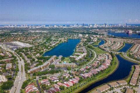 Condominio en alquiler en Miami, Florida, 1 dormitorio, 96.99 m2 № 1932400 - foto 21