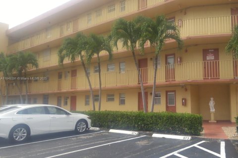 Condominio en alquiler en Miami, Florida, 1 dormitorio, 96.99 m2 № 1932400 - foto 22