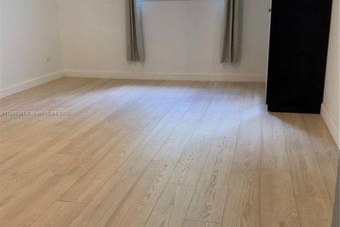 Condominio en alquiler en Miami, Florida, 1 dormitorio, 96.99 m2 № 1932400 - foto 6