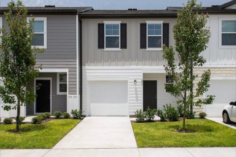 Touwnhouse à louer à Davenport, Floride: 3 chambres, 132.11 m2 № 1798037 - photo 1