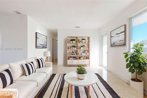 House in Miami, Florida 3 bedrooms, 124.86 sq.m. № 2041140 - photo 4